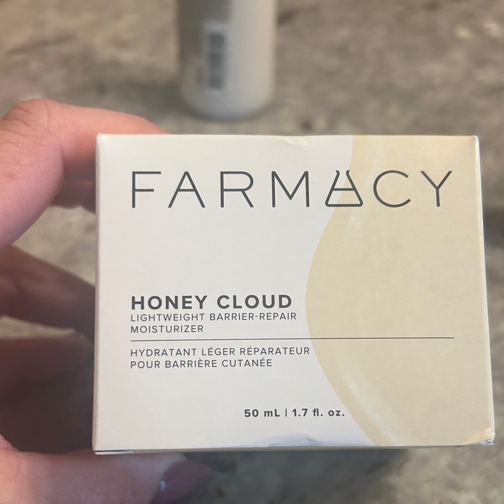 Farmacy Honey Cloud Moisturizer - Cream Box